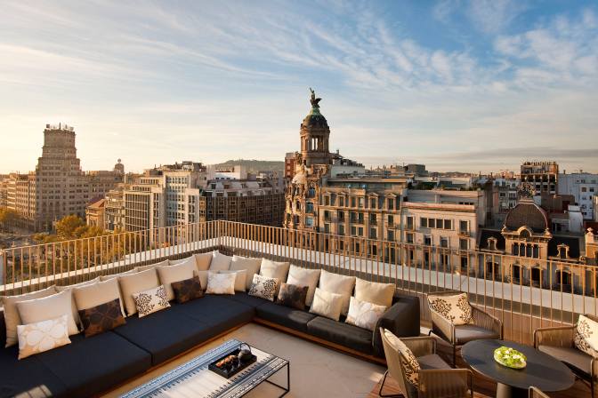 barcelona-suite-penthouse-suite-terrace-views-1